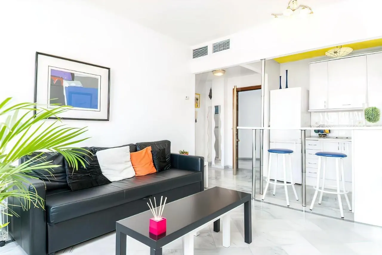 Lovely Suite With River Views And Parking Malaga Apartment